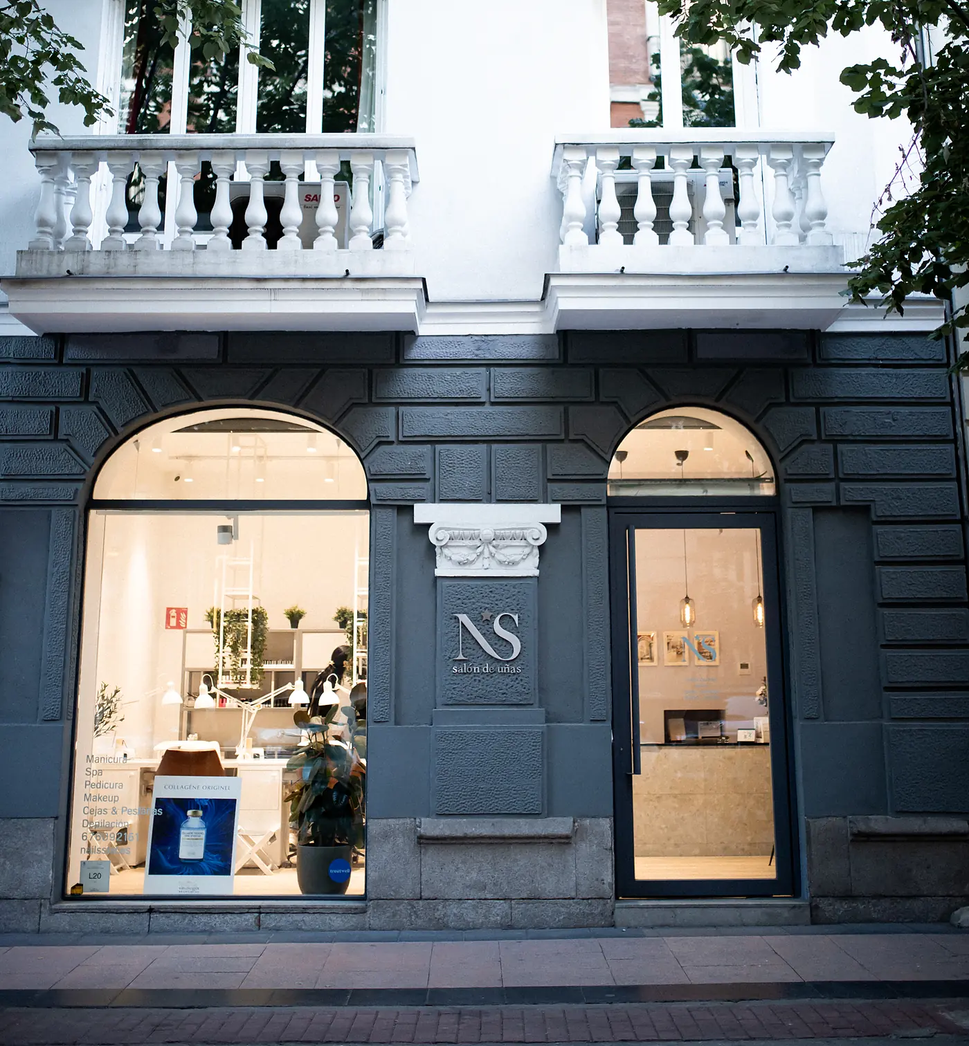 Фасад салона красоты Nails Star на Calle de Claudio Coello, 3 — район Саламанка, Мадрид